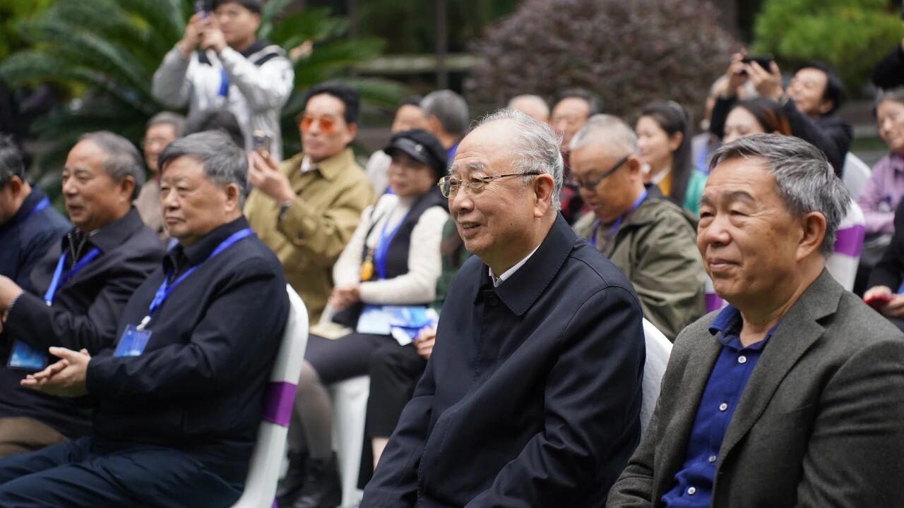 浦东开发开放35周年全国书画名家作品展开幕